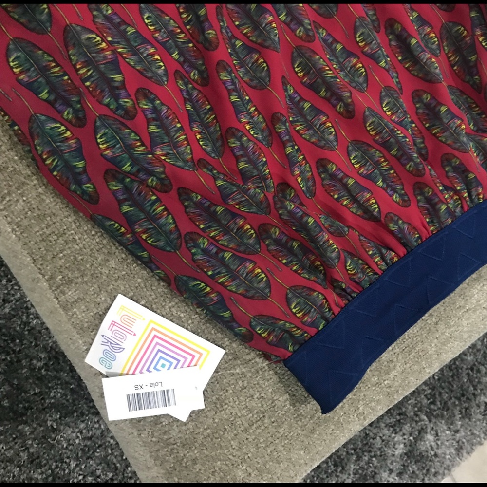 Lularoe Lola feathers xs new!